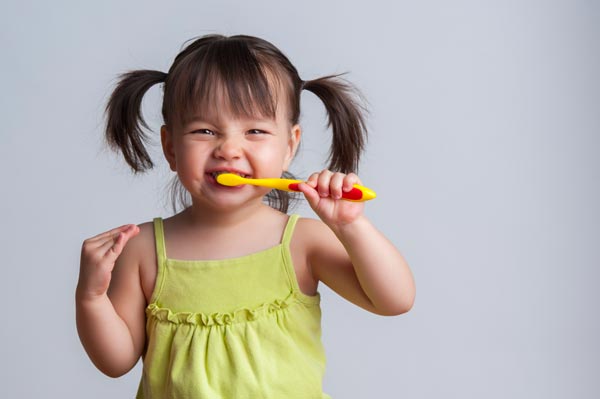 Los mejores trucos para garantizar los buenos hábitos orales de tus hijos
