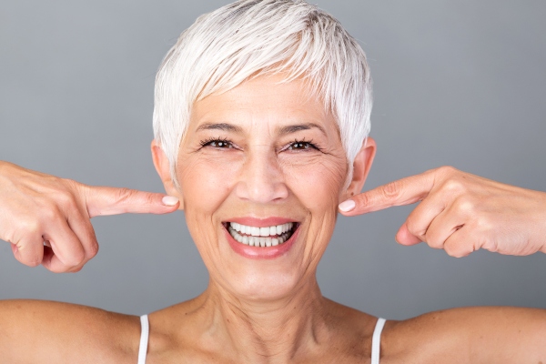 ¿Quiénes son buenos candidatos para implantes dentales?